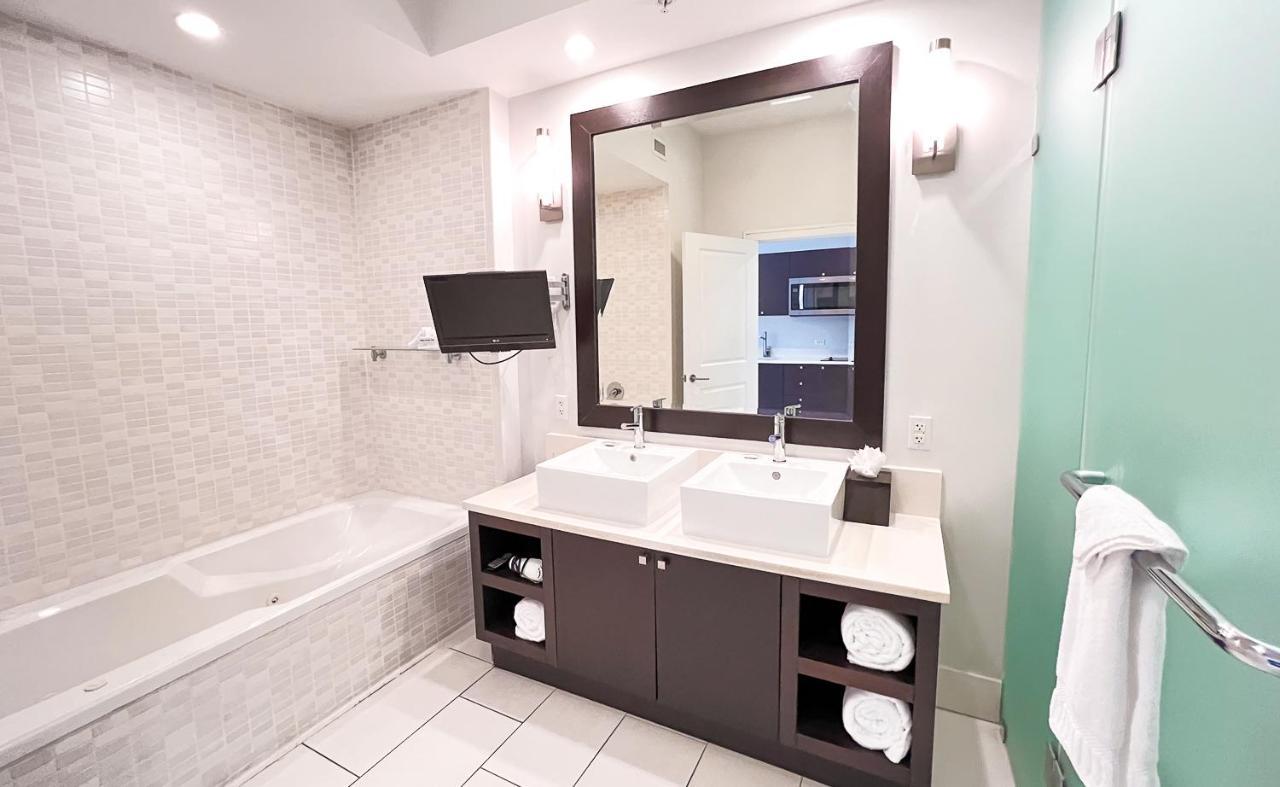 Modern Private Studio - King Bed, Jacuzzi, Balcony And Pool Apart otel Miami Dış mekan fotoğraf