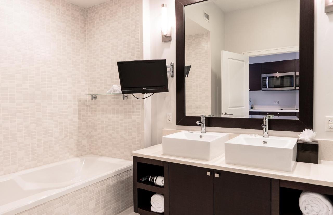 Modern Private Studio - King Bed, Jacuzzi, Balcony And Pool Apart otel Miami Dış mekan fotoğraf
